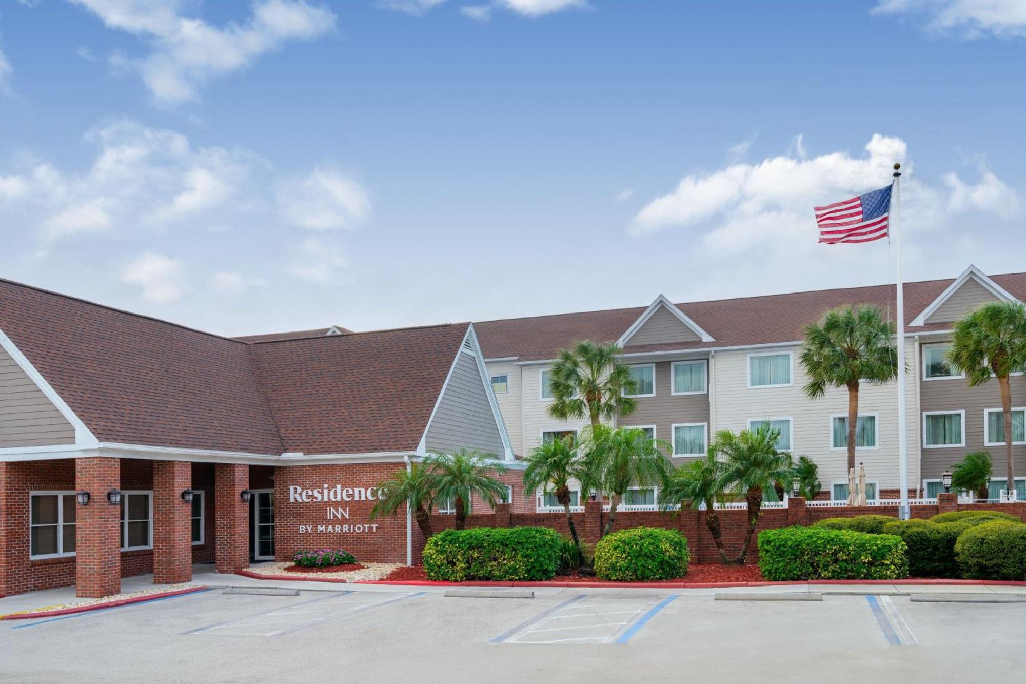 Residence Inn By Marriott Fort Myers Bagian luar foto