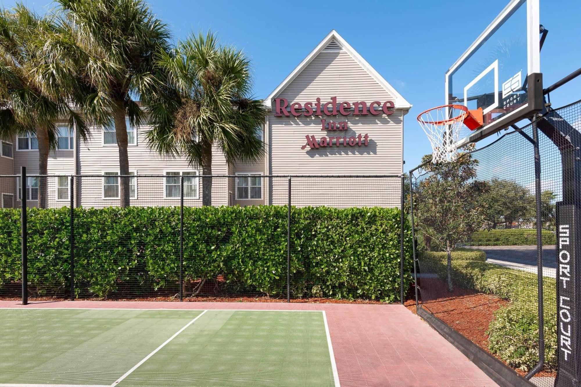 Residence Inn By Marriott Fort Myers Bagian luar foto
