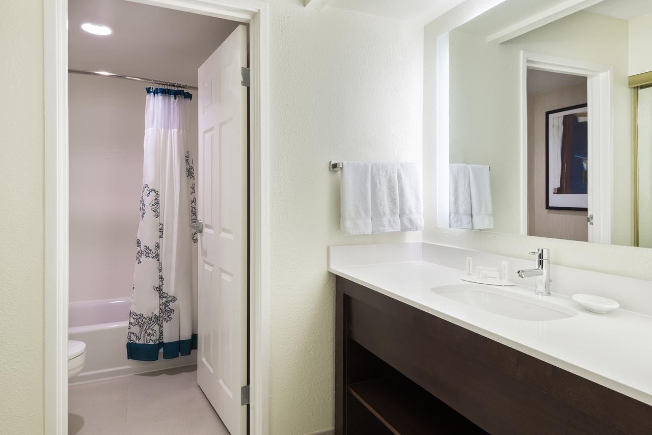 Residence Inn By Marriott Fort Myers Bagian luar foto