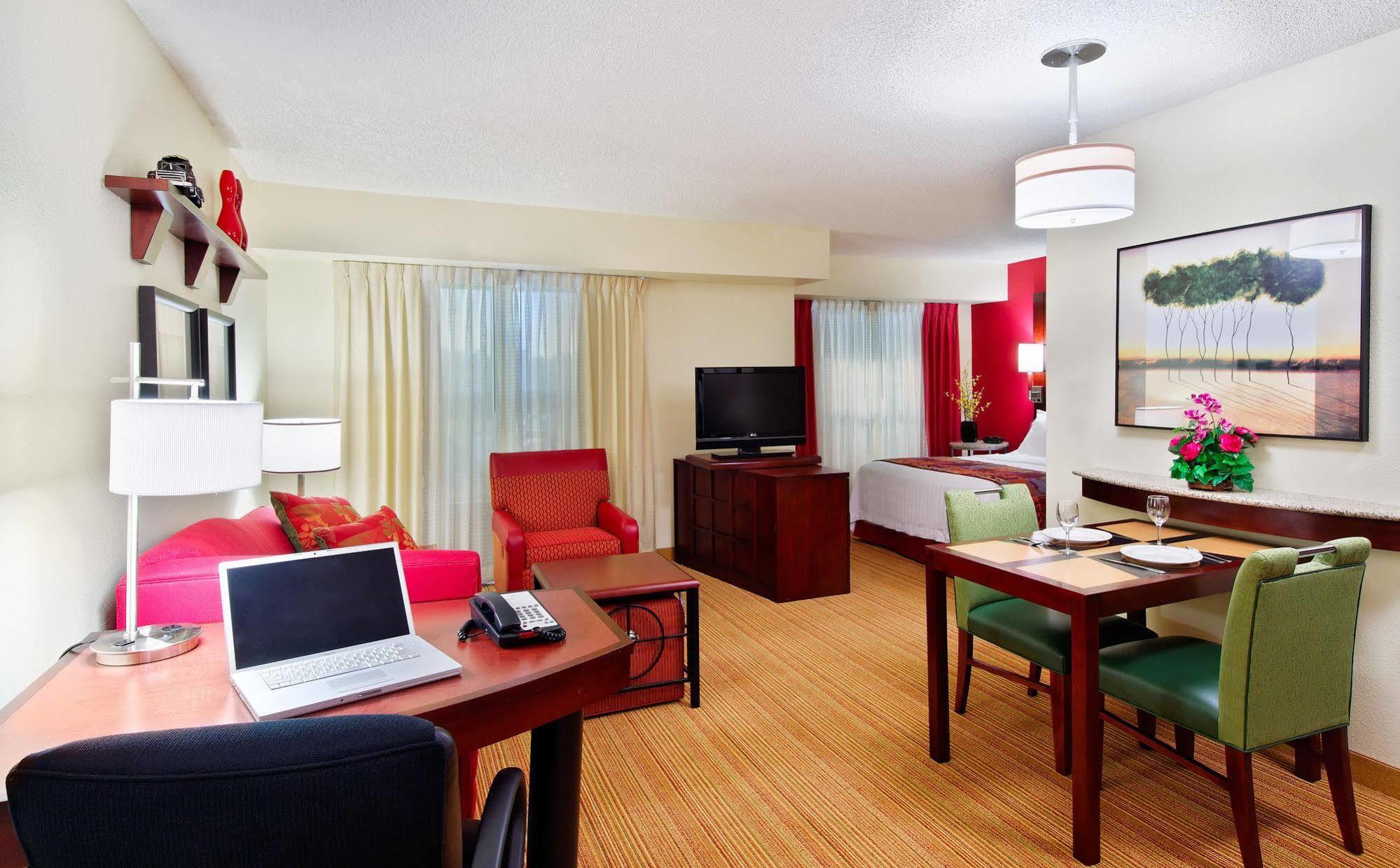 Residence Inn By Marriott Fort Myers Bagian luar foto