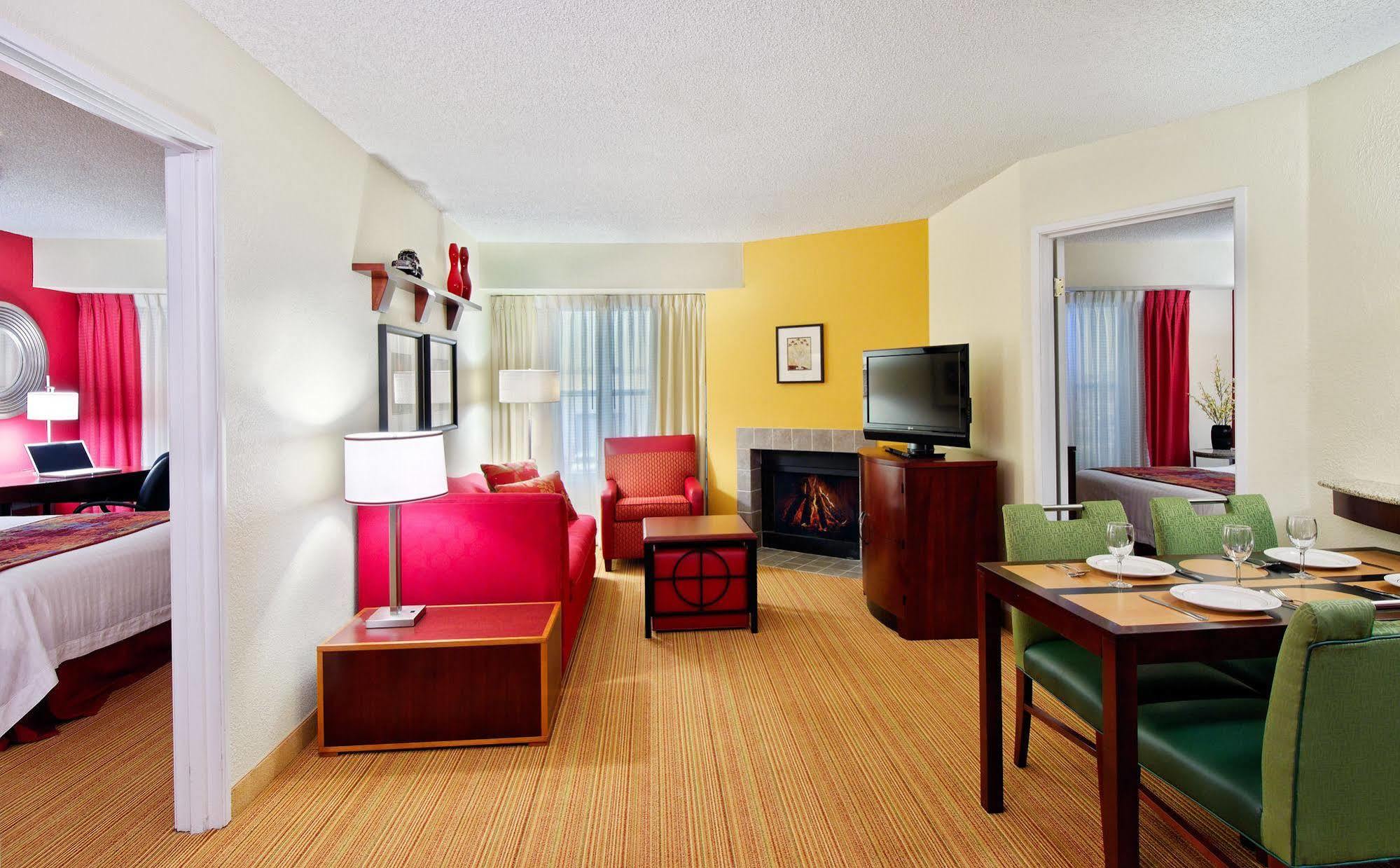 Residence Inn By Marriott Fort Myers Bagian luar foto